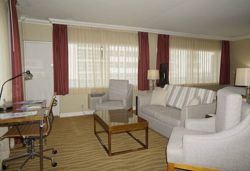 سوئیت با تخت بزرگ, Ocean Sky Hotel & Resort
