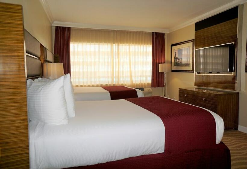 سوییت با چشم‌انداز دریا, Ocean Sky Hotel & Resort