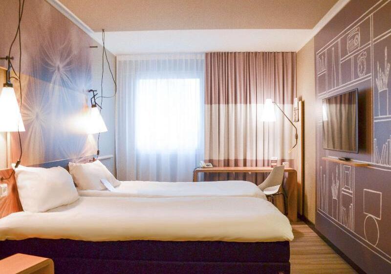 اتاق استاندارد با چشم‌انداز دریا, Holiday Inn Express & Suites Oceanfront Daytona Beach Shores, An Ihg