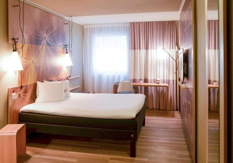 اتاق استاندارد با چشم‌انداز دریا, Holiday Inn Express & Suites Oceanfront Daytona Beach Shores, An Ihg
