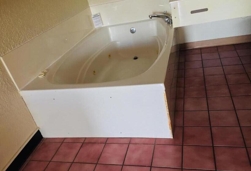 سوییت خانوادگی, Bear Mount Inn & Suites