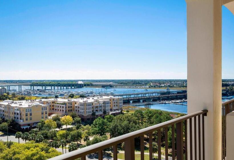 اتاق استاندارد با تخت بزرگ برای معلولان, Charleston Marriott