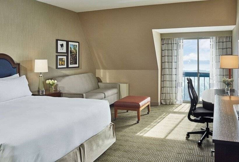 Deluxe Room, Doubletree By Hilton Burlington Vermont