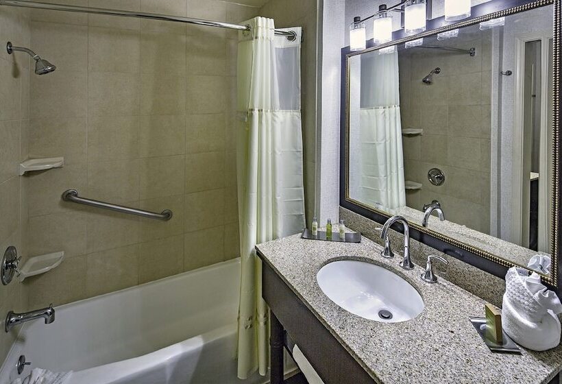 اتاق استاندارد با تخت دوبل برای معلولان, Doubletree By Hilton Modesto