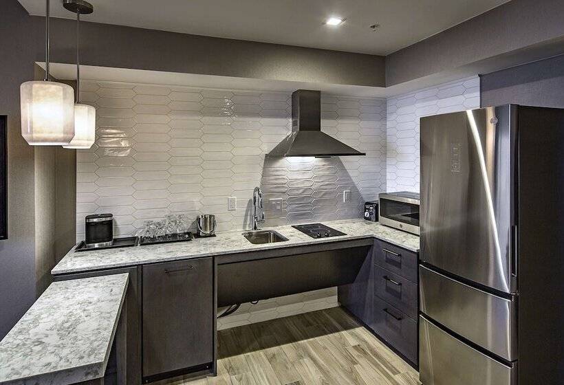 سوییت, Doubletree By Hilton Hotel Modesto