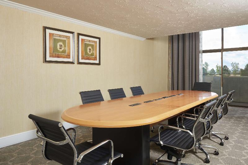 带大床的套房, Doubletree By Hilton Hotel Salt Lake City Airport