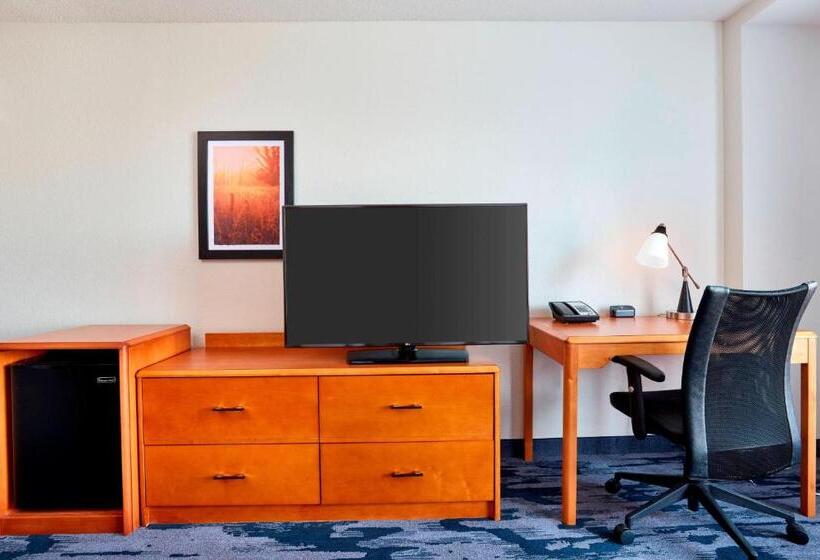 Büyük Çift Kişilik Yataklı Standart Oda, Fairfield Inn Suites Indianapolis Downtown