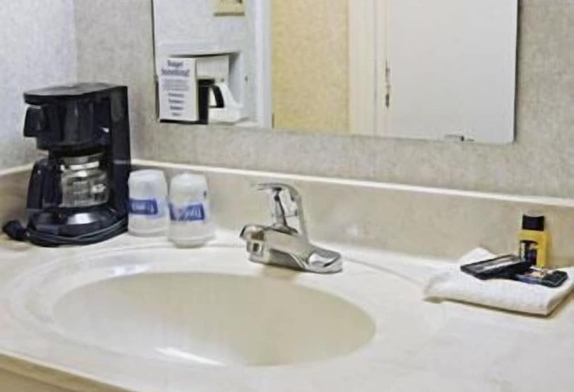 اتاق استاندارد, Farmington Inn