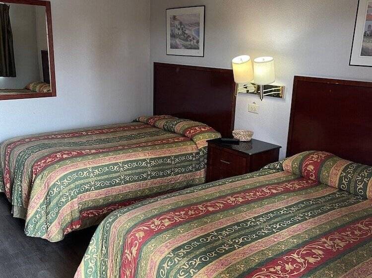 اتاق استاندارد, Farmington Inn