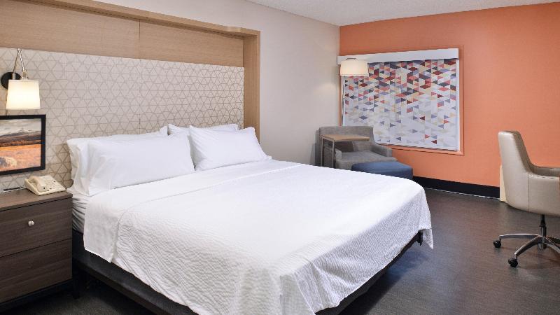 اتاق استاندارد با تخت بزرگ, Holiday Inn Great Falls Convention Center, An Ihg