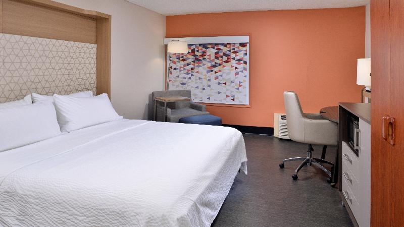 اتاق استاندارد با تخت بزرگ, Holiday Inn Great Falls Convention Center, An Ihg