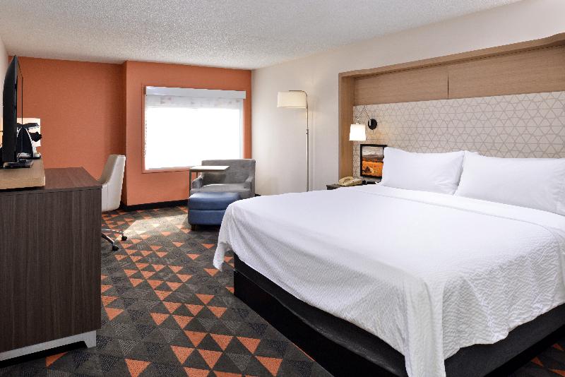 اتاق استاندارد با تخت بزرگ برای معلولان, Holiday Inn Great Falls Convention Center, An Ihg