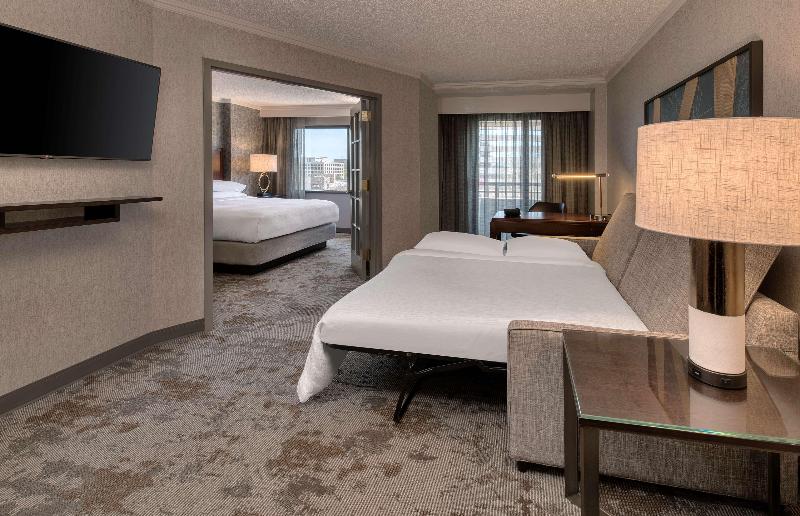 اتاق استاندارد با تخت بزرگ, Ramada Plaza By Wyndham Garden Grove/anaheim South