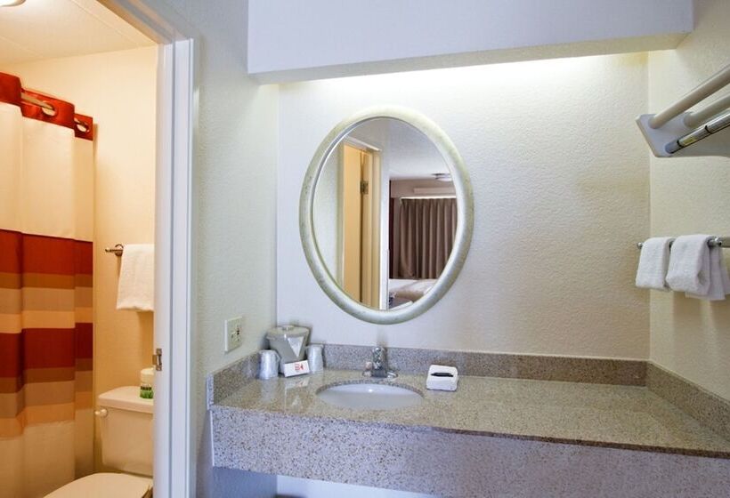 اتاق لوکس, Red Roof Inn Allentown Airport
