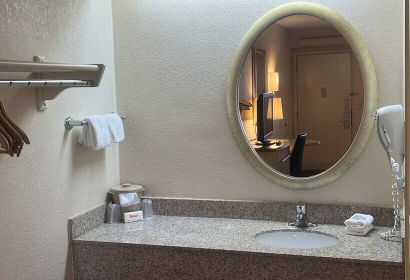 اتاق استاندارد با 2 تخت دوبل, Red Roof Inn Buffalo  Niagara Airport
