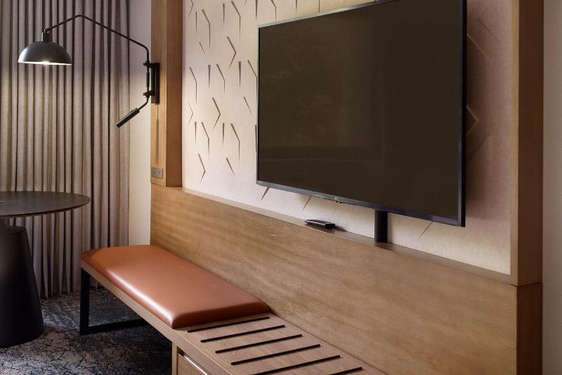 اتاق استاندارد با تخت بزرگ, Sheraton Imperial Hotel Raleigh Durham Airport At Research Triangle Park