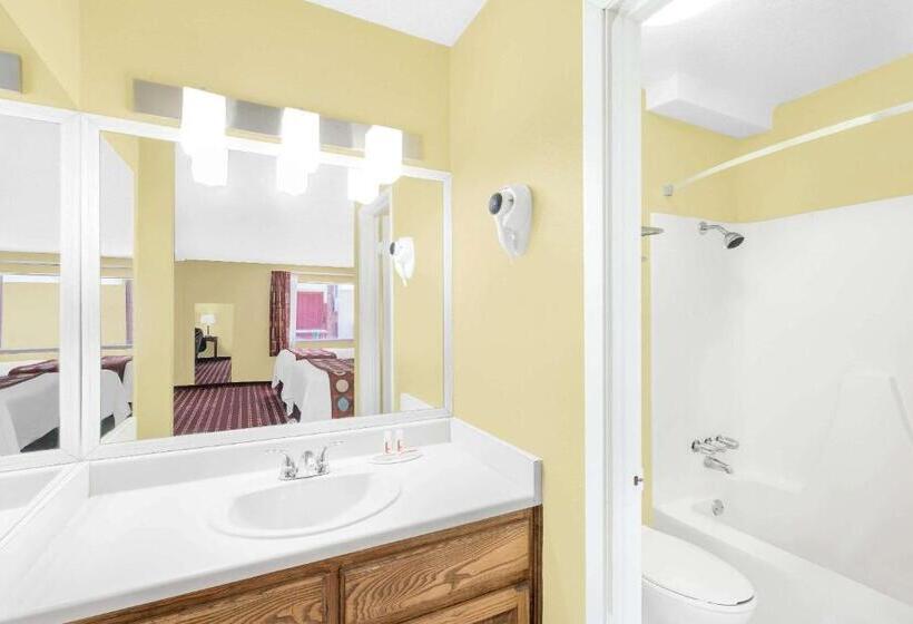 اتاق لوکس با تخت بزرگ, Super 8 By Wyndham Kerrville Tx