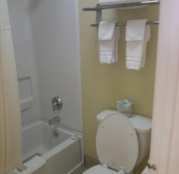 اتاق استاندارد, Super 8 By Wyndham Kerrville Tx