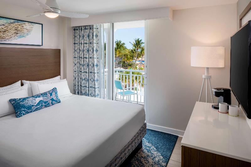 اتاق استاندارد با چشم‌انداز, The Reach Key West, Curio Collection By Hilton