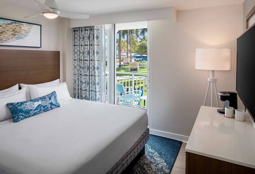 اتاق استاندارد با تخت دوبل برای معلولان, The Reach Key West, Curio Collection By Hilton