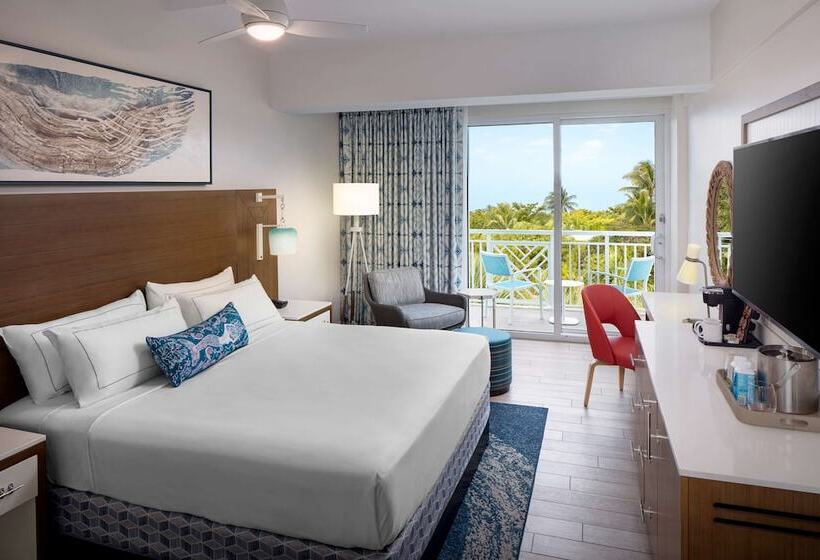 سوییت با چشم‌انداز دریا, The Reach Key West, Curio Collection By Hilton