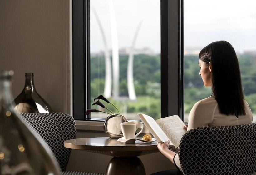 Executive Suite, The Ritzcarlton, Pentagon City