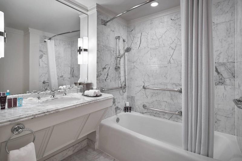 اتاق لوکس با تخت بزرگ, The Ritzcarlton, Pentagon City