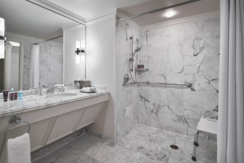 اتاق لوکس با تخت بزرگ, The Ritzcarlton, Pentagon City