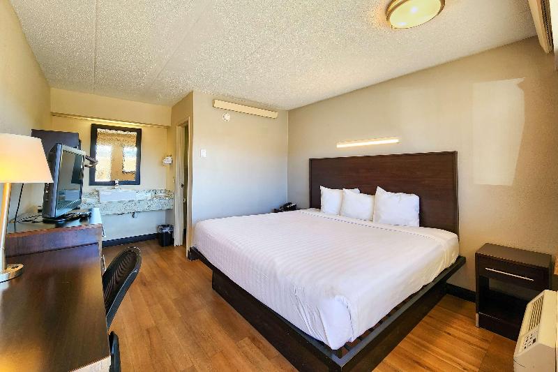 اتاق استاندارد با تخت بزرگ برای معلولان, Travelodge By Wyndham Peoria