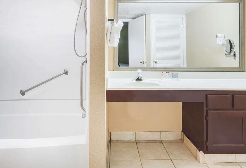 استودیو اجرایی, Hawthorn Extended Stay By Wyndham Columbus