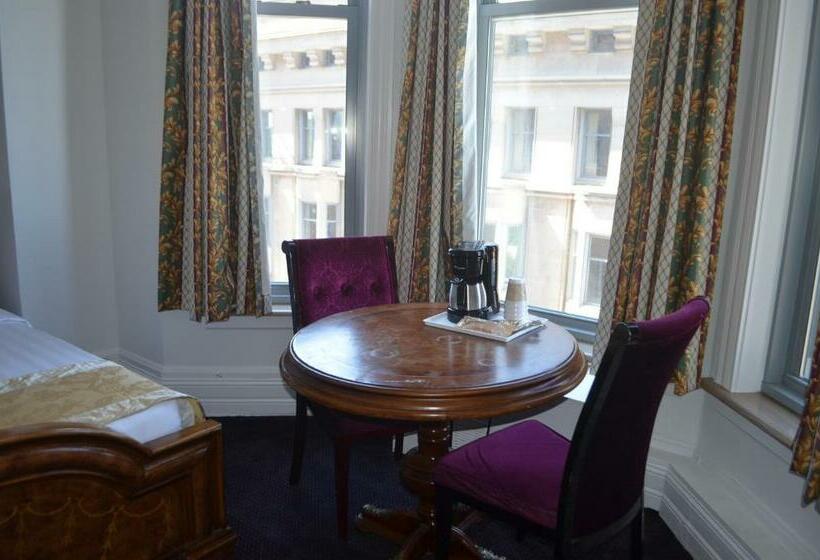 سوییت خانوادگی, Congress Plaza Hotel Chicago