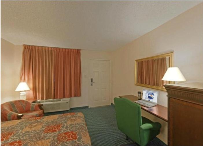 Quarto Quádruplo Standard, Americas Best Value Inn Laredo