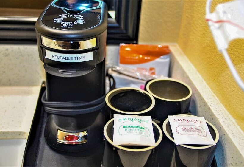 اتاق استاندارد با 2 تخت دوبل, Comfort Inn & Suites Vancouver Downtown City Center