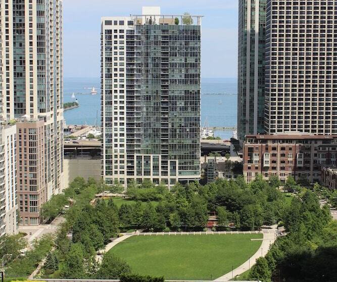 جناح سرير كينج, Fairmont Chicago Millennium Park