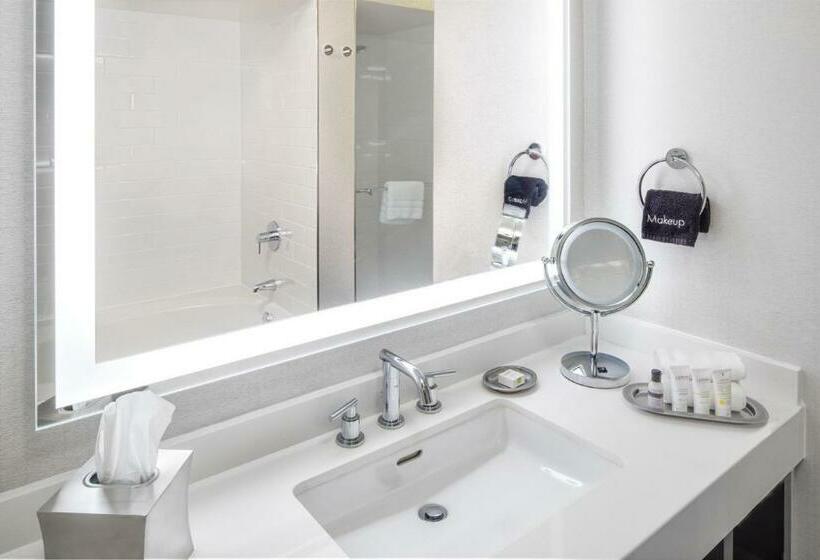 سوییت پرستیژ, Grand Bay Hotel San Francisco