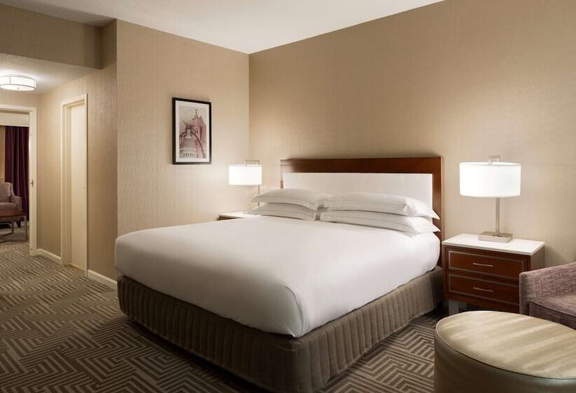 اتاق لوکس, Hilton St. Louis Frontenac