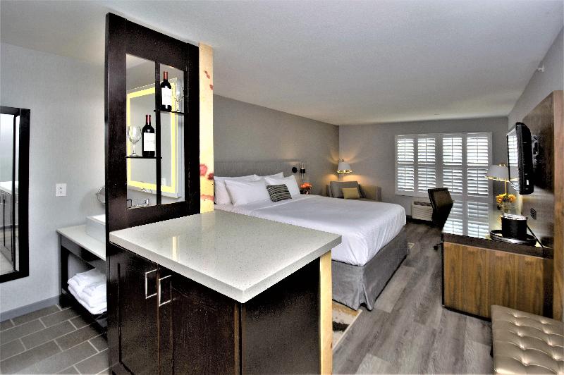 اتاق استاندارد با تخت بزرگ برای معلولان, Indigo Napa Valley, An Ihg