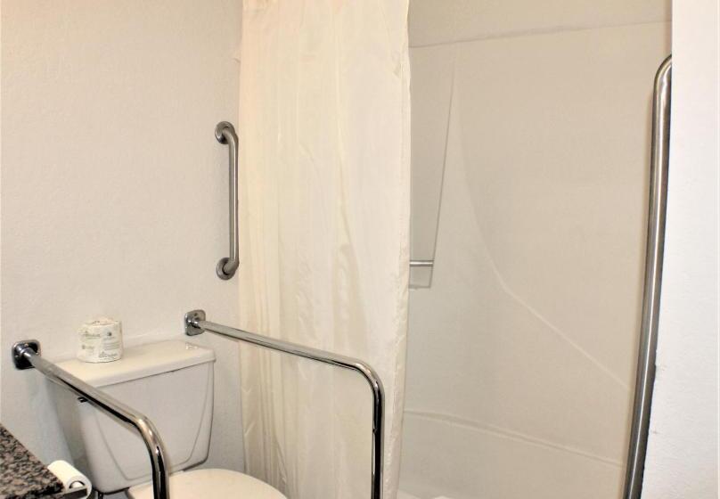 اتاق دلوکس مخصوص معلولین, Knights Inn Payson