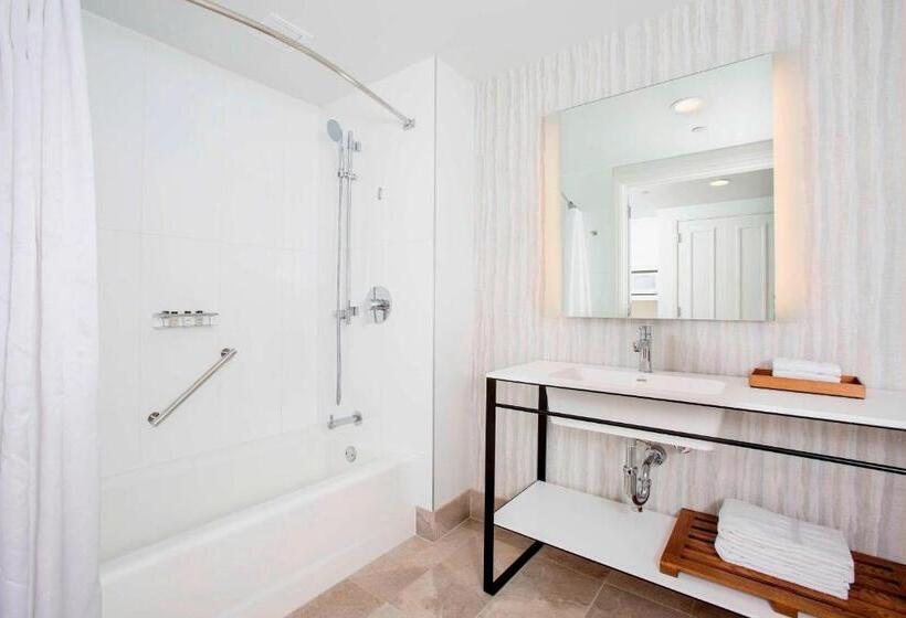 اتاق استاندارد با تخت بزرگ, Sheraton Maui Resort & Spa