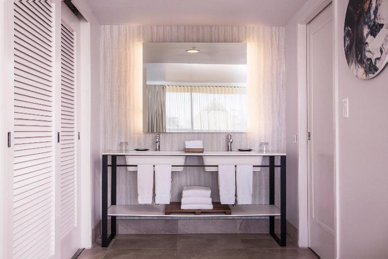 سوییت با چشم‌انداز دریا, Sheraton Maui Resort & Spa