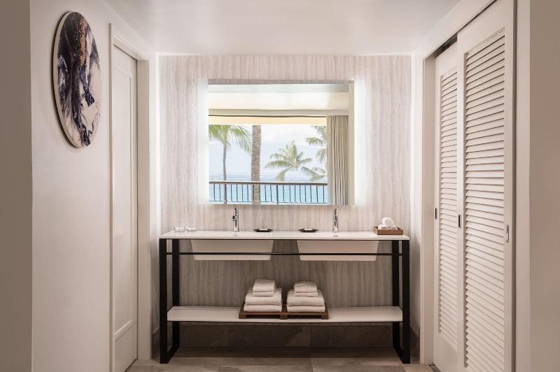 سوییت با چشم‌انداز دریا, Sheraton Maui Resort & Spa