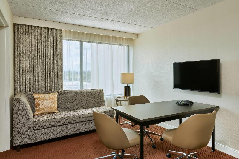 سوئیت با تخت بزرگ, Sheraton Portland Airport