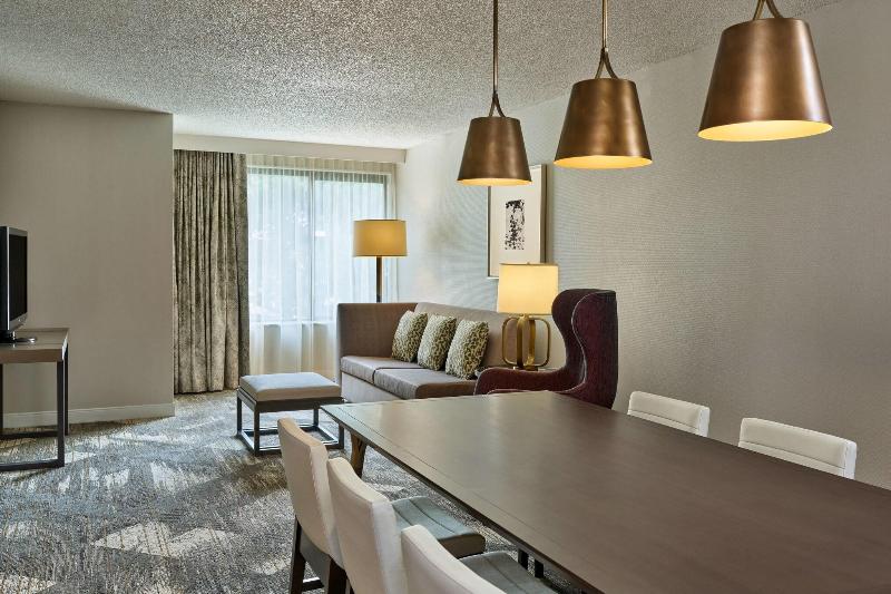 سوئیت با تخت بزرگ, Sheraton Portland Airport
