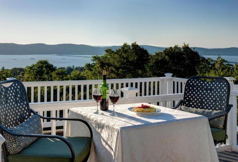 Standard Room King Size Bed, Tarrytown House Estate On The Hudson