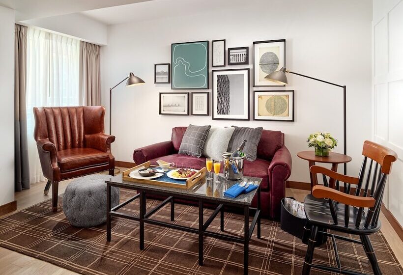 스위트, The Charles Hotel In Harvard Square