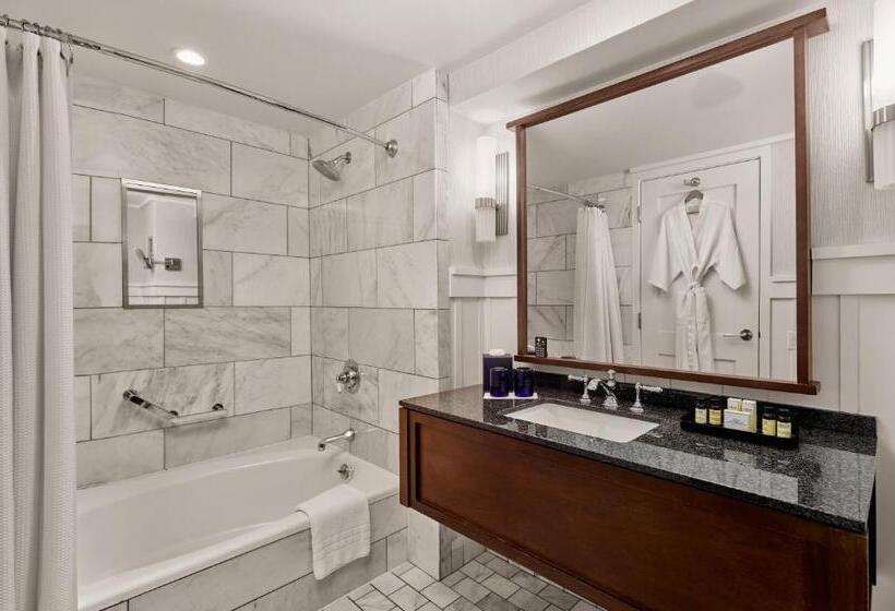 스탠다드 룸 킹사이즈 침대, The Charles Hotel In Harvard Square