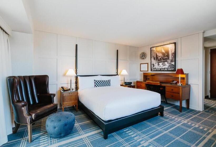 Standardzimmer King-Size Bett (behindertengerecht), The Charles  In Harvard Square