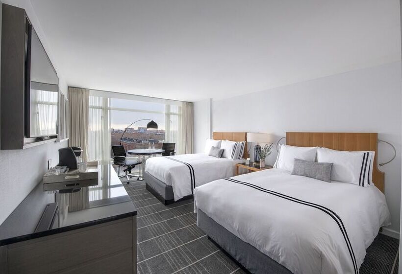 Deluxe Zimmer, The Colonnade