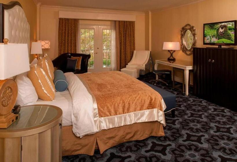 اتاق استاندارد با تخت بزرگ, The Siena Hotel, Autograph Collection