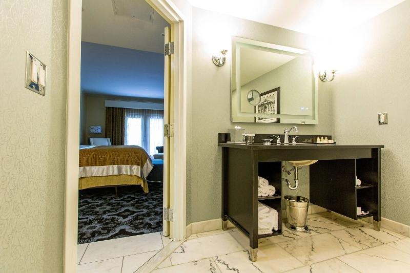 اتاق استاندارد با تخت بزرگ, The Siena Hotel, Autograph Collection